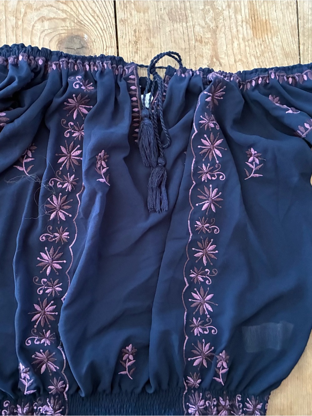 VENUS Embroidered Navy Peasant Top with Lavender Accents M - Picture 12 of 13